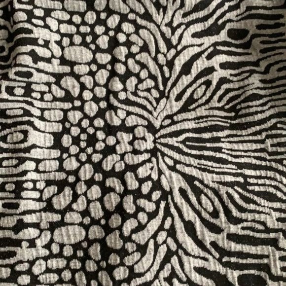 Black And Gray Animal Print Top - Picture 5 of 6